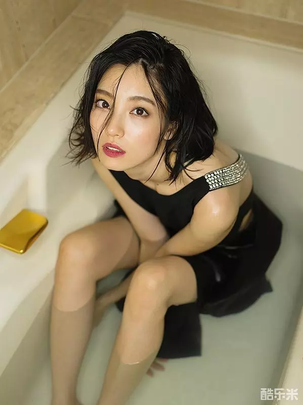 向里忧香