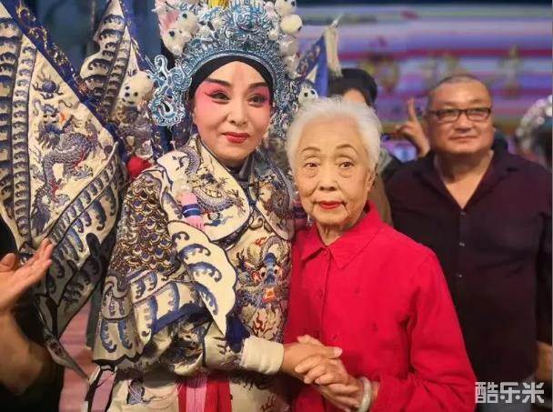 关灵凤