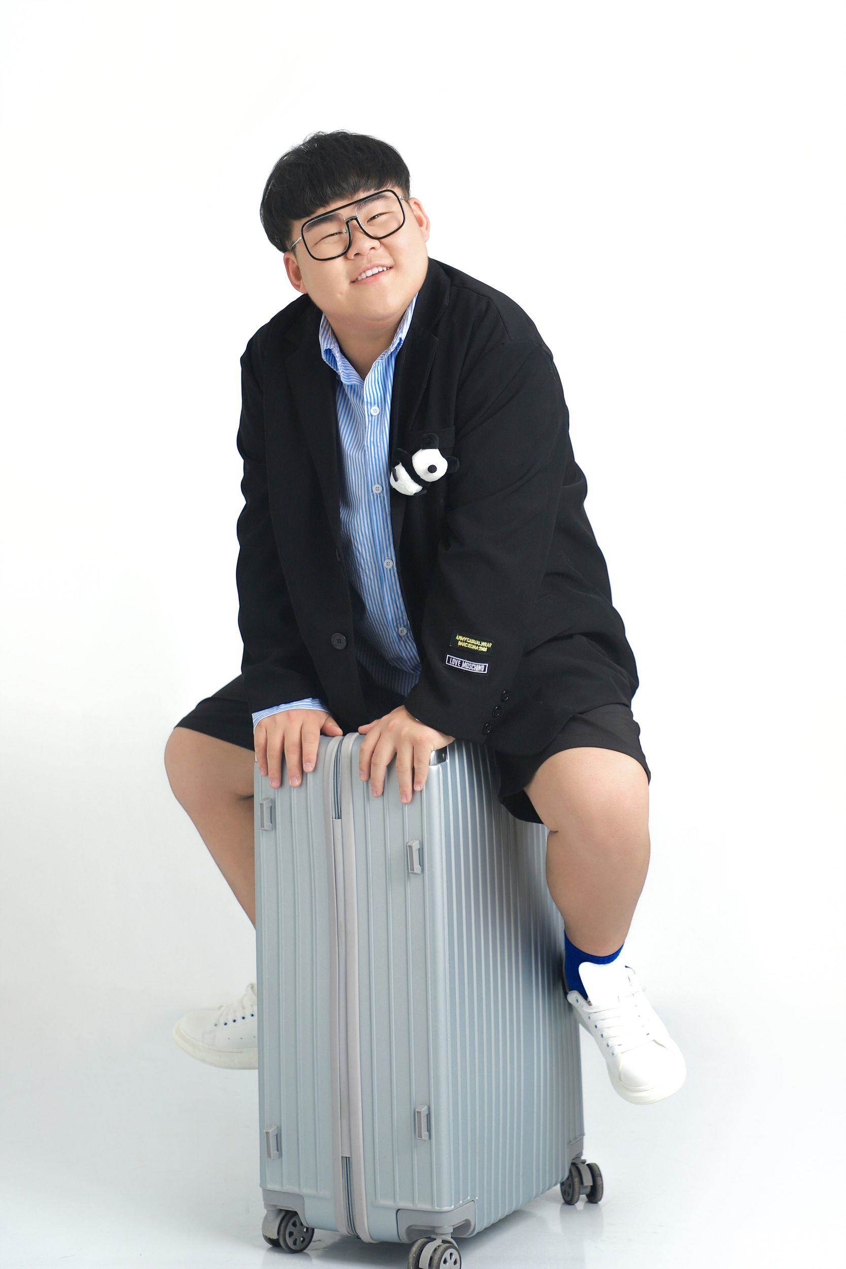 康启轩
