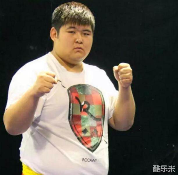 敖日格乐