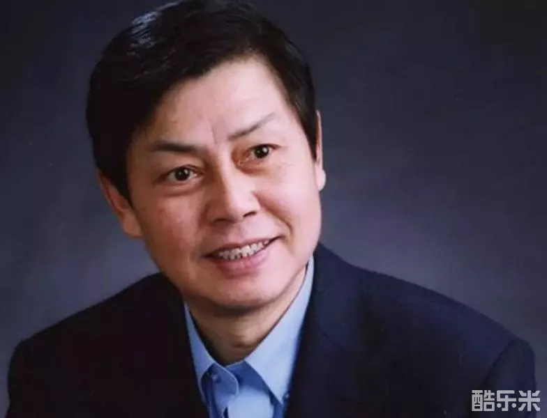 黄新德