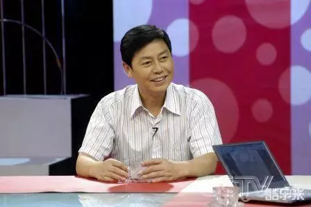 黄新德