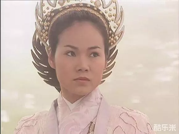 王新芬