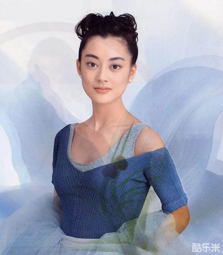 江黑真理衣