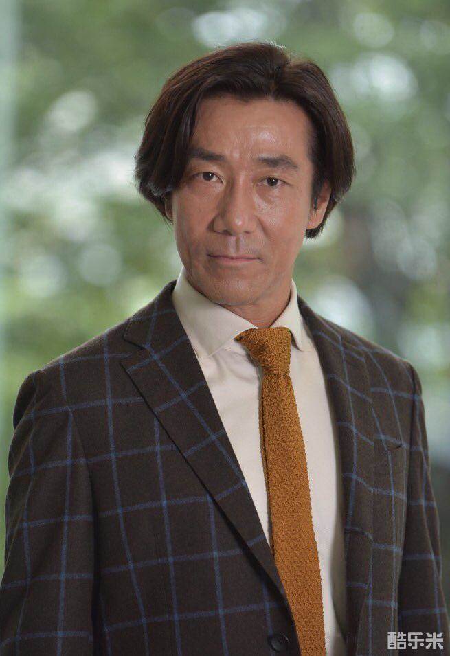 校阅女孩河野悦子