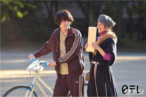 校阅女孩河野悦子