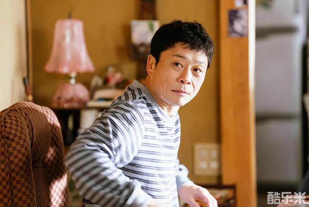 不愿恋爱的雀斑小姐