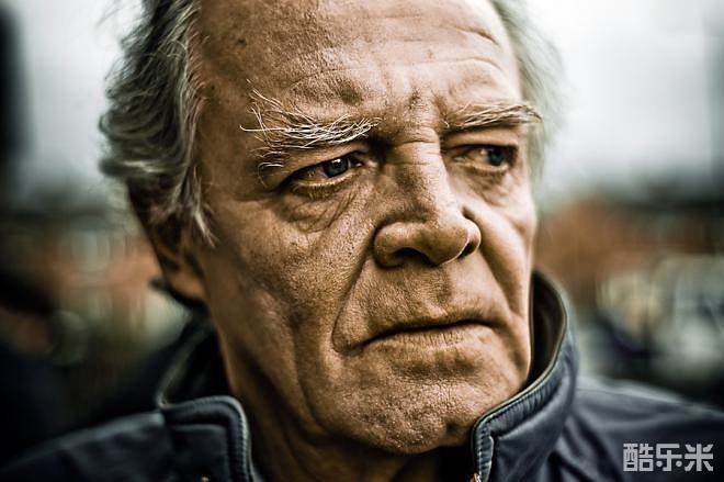 西姆斯·奥尼尔