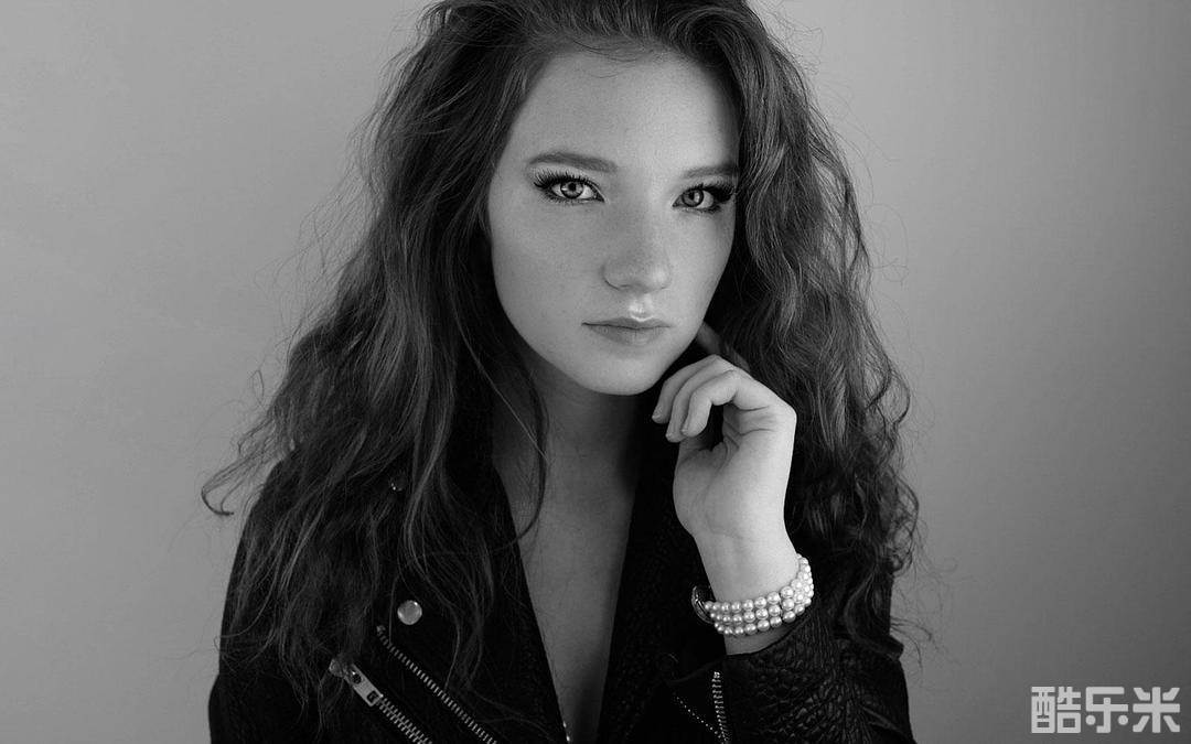 安娜丽莎·巴索