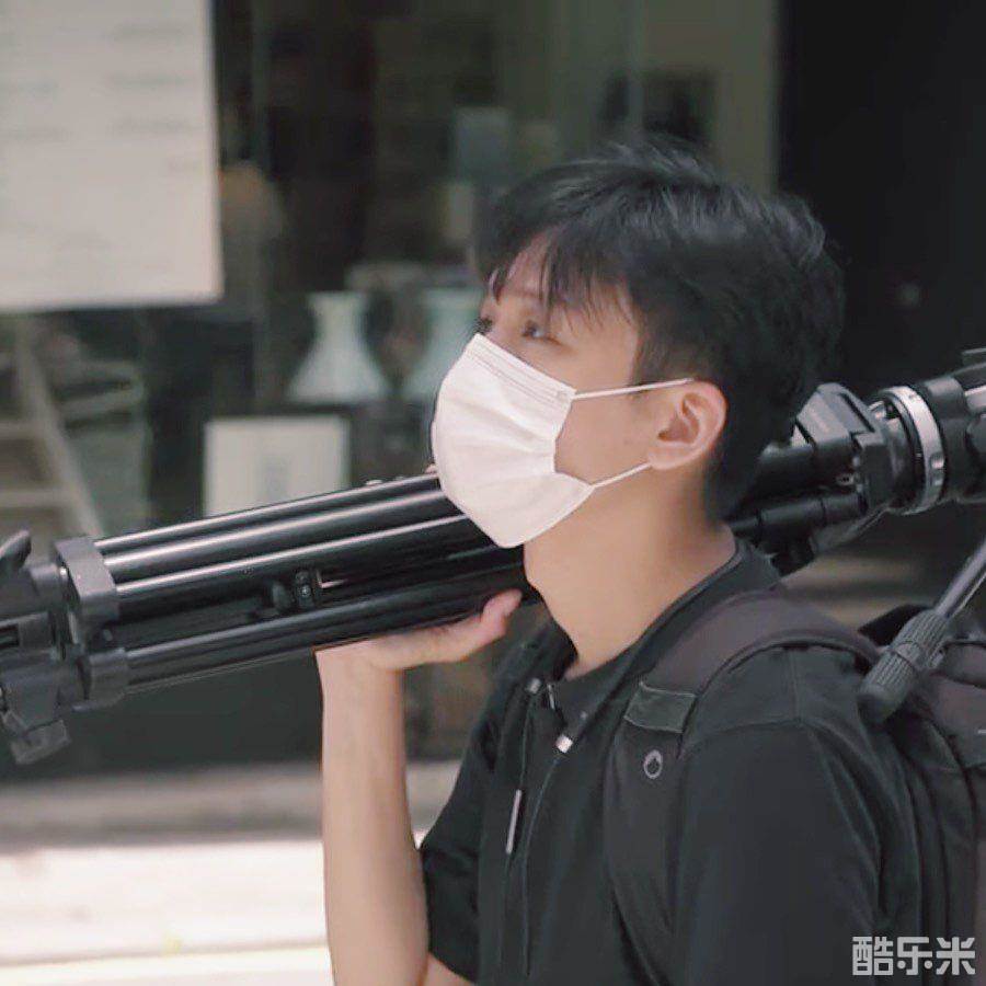 卢镇业