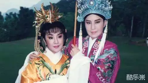 连明月