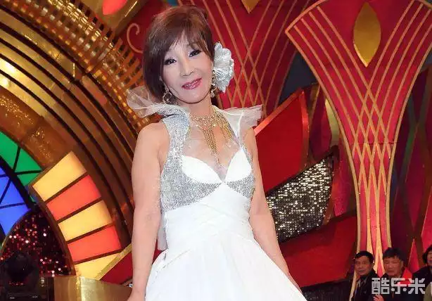 连明月