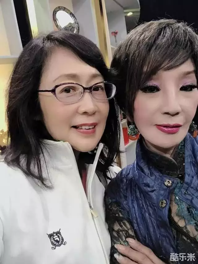 连明月