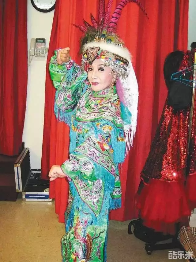 连明月