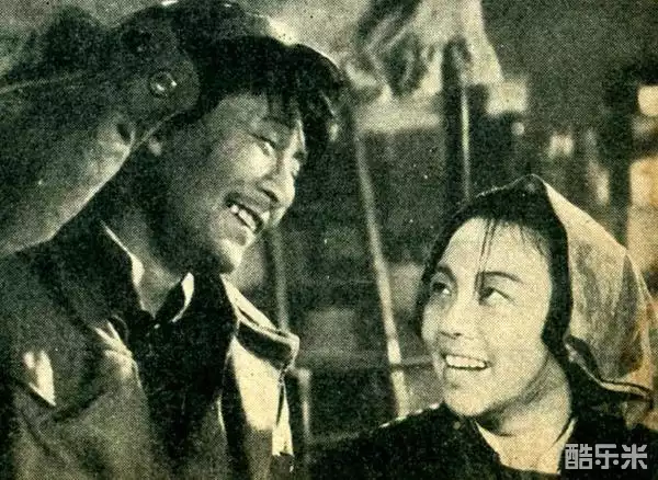 乌鸦与麻雀