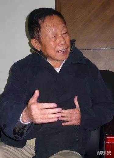 黄一鹤