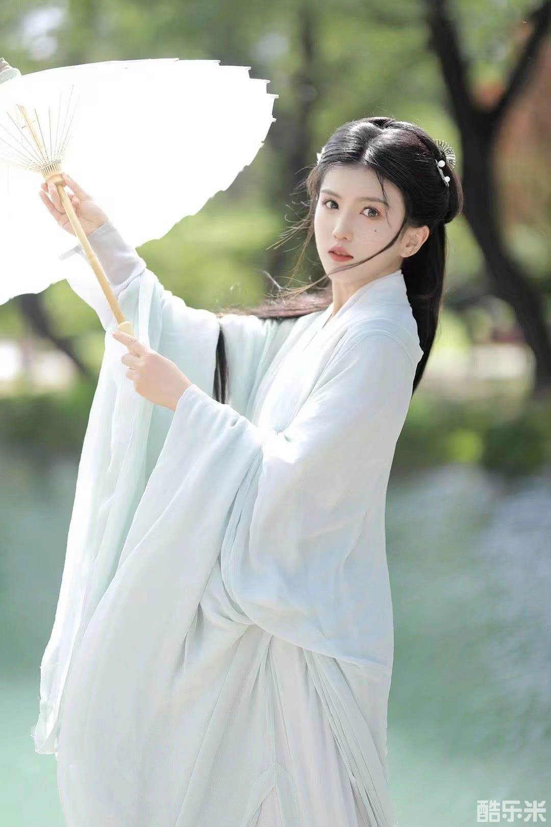 李颂慈