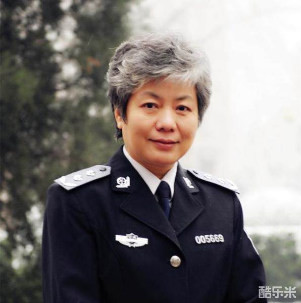 李玫瑾