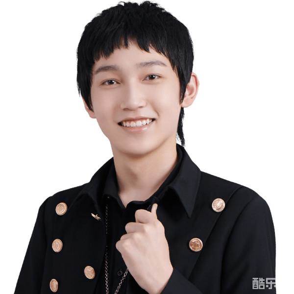 鞠翼铭