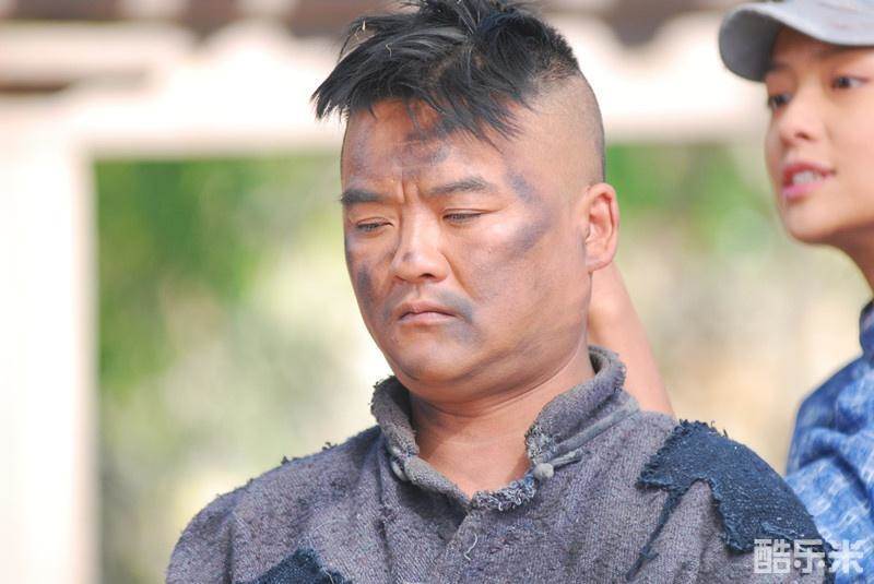 巴宁
