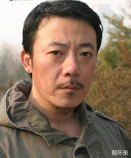 卢映