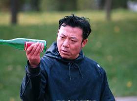 卢映