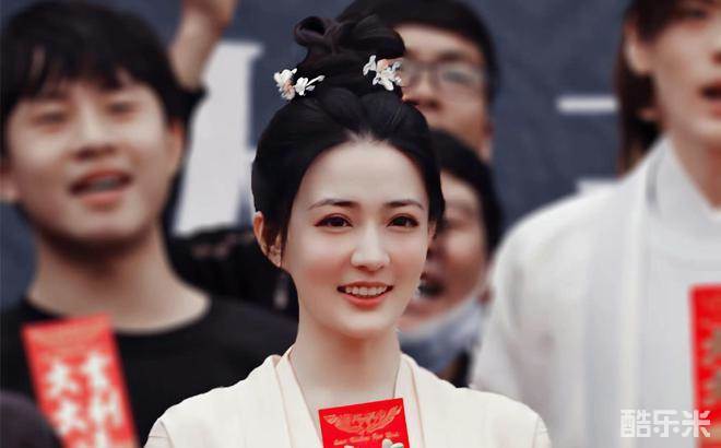 珠玉在侧