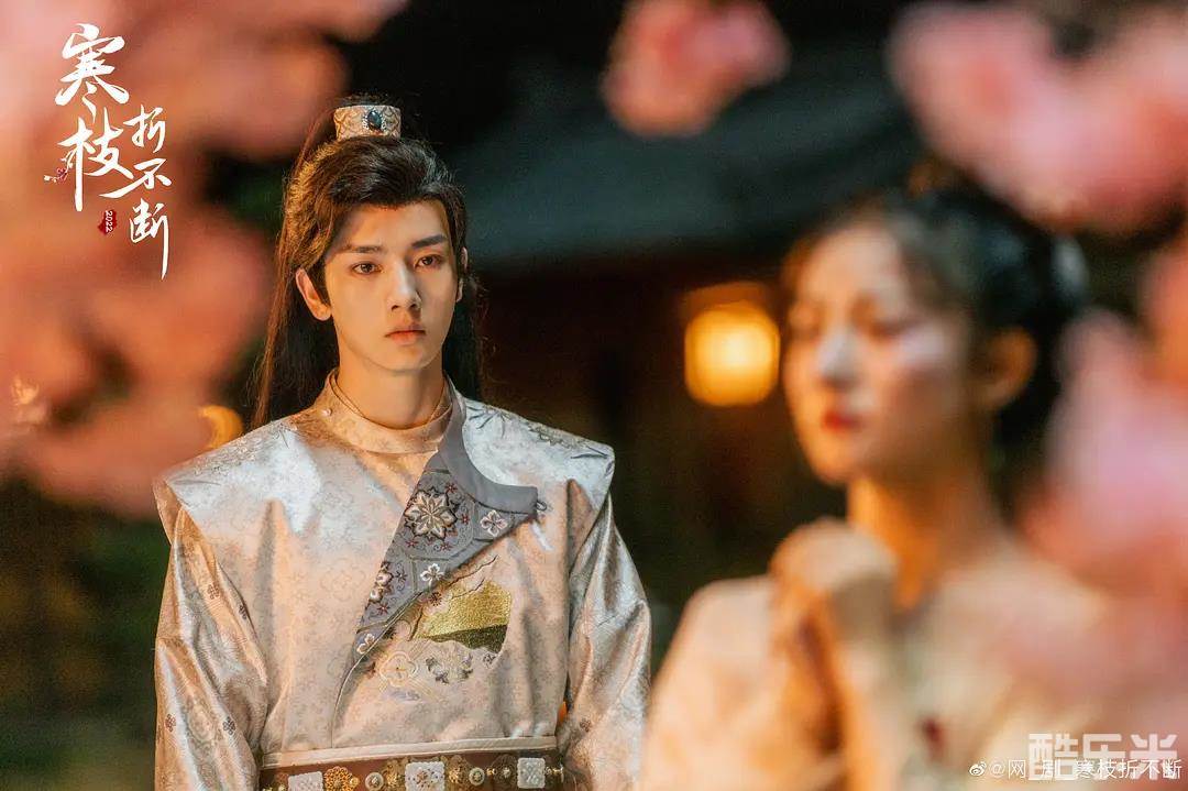 寒枝折不断