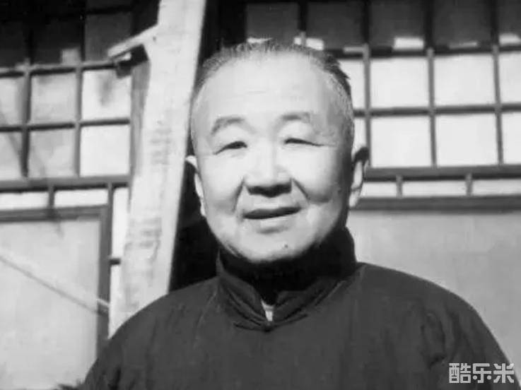启功
