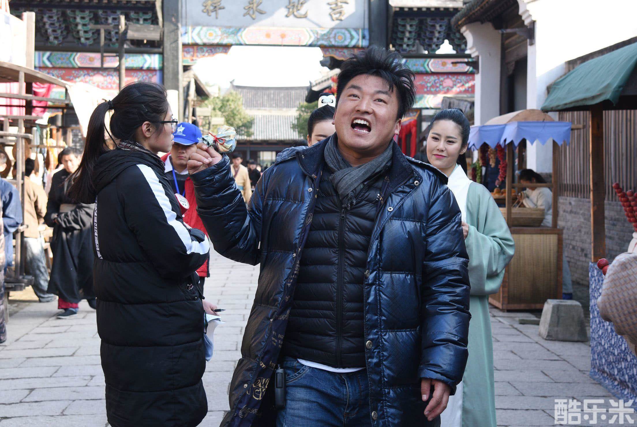 李振飞