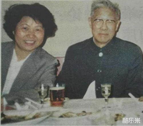 许涤新