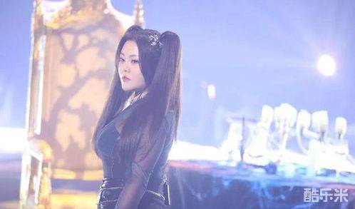 杨默依