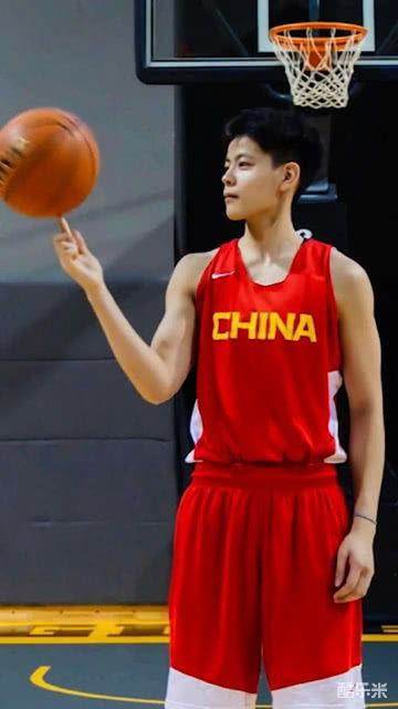 杨舒予