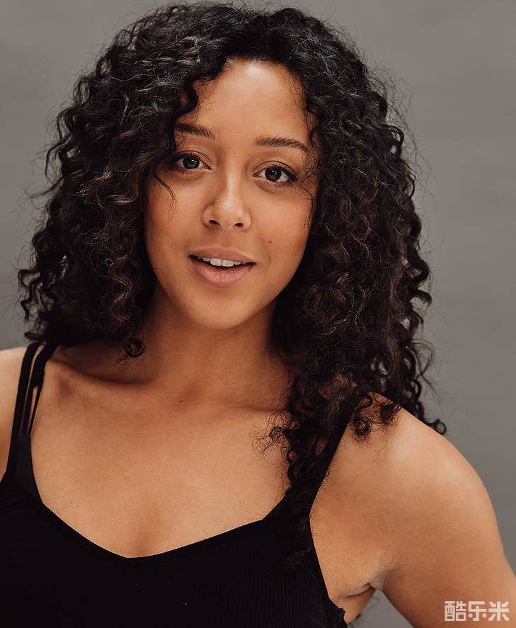 阿黛尔·莱昂斯