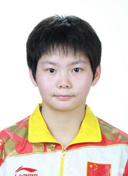 何卓佳
