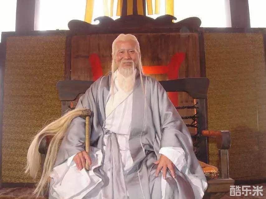 何雷