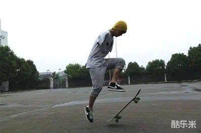 袁伟译