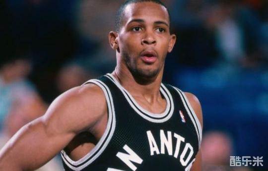 埃尔文·罗伯特森