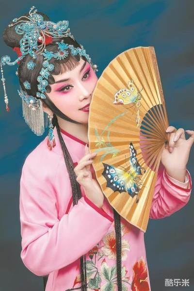 周虹