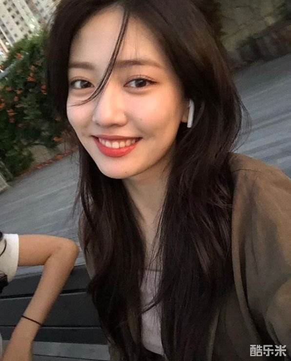 金智仁
