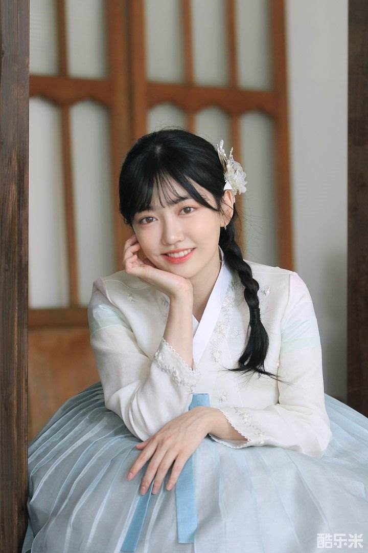 金智仁
