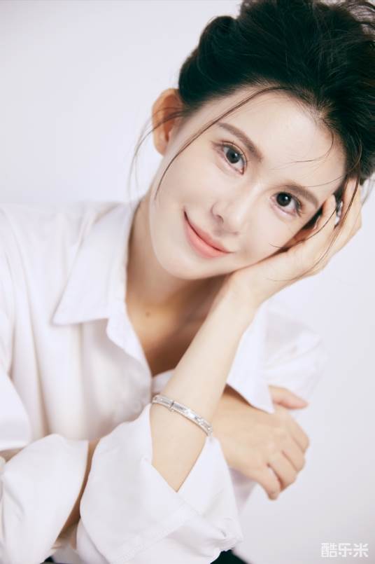 管梓君